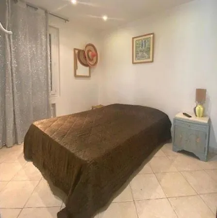 Appartamento T3 Plain Pied Terrasse Wifi 4sard32 Ground Floor, Terrace And Wifi *