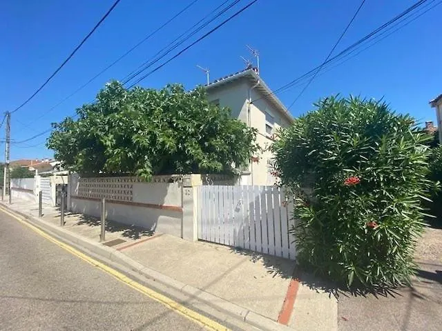 Apartamento T3 Plain Pied Terrasse Wifi 4sard32 Ground Floor, Terrace And Wifi *